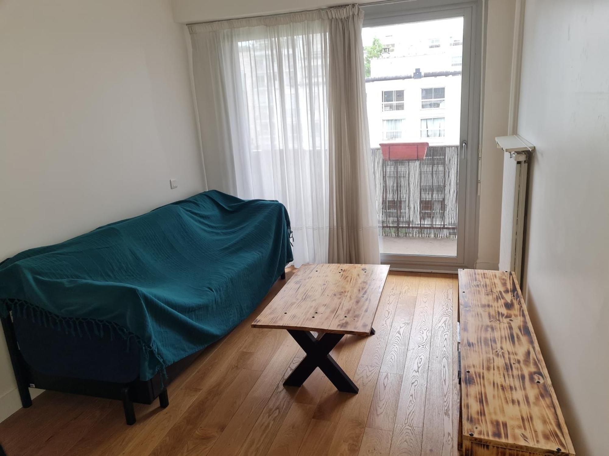 Studio Calme Et Central Parijs